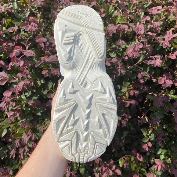 Brand New Vintage Style Adidas Sneakers - Picture 4 of 4